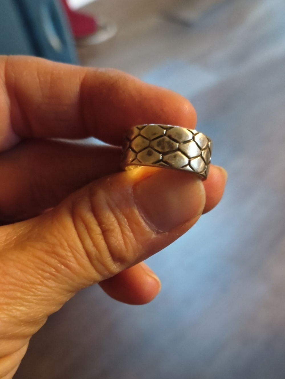 Silver-Tone Honeycomb Pattern Band Ring - Women Jewelry